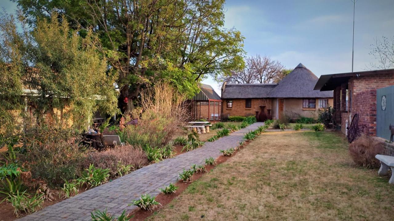 Hostel Backpackers Connection @ Jnb Airport Benoni Zewnętrze zdjęcie