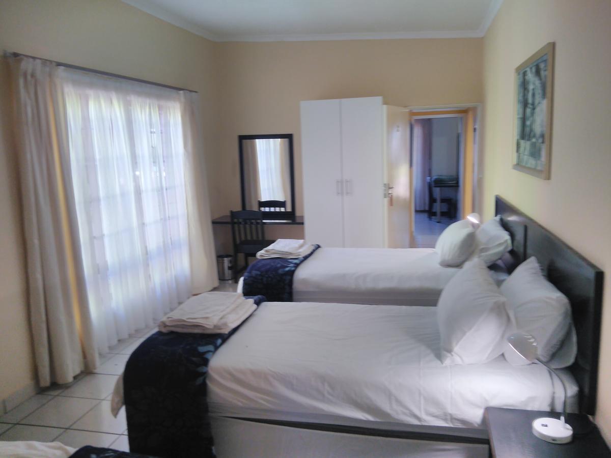 Hostel Backpackers Connection @ Jnb Airport Benoni Zewnętrze zdjęcie